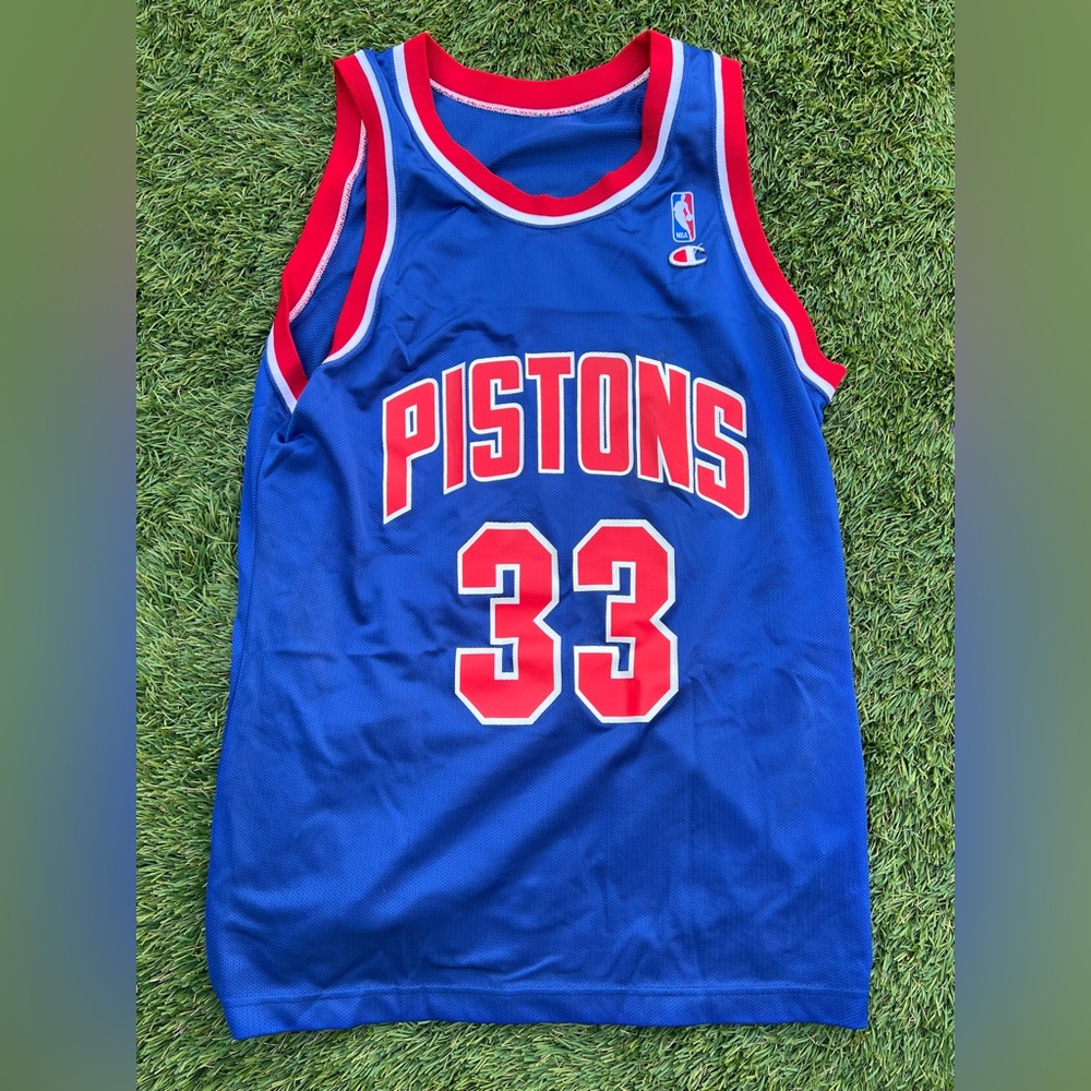 Vintage 90’s Grant Hill Jersey w/ shorts